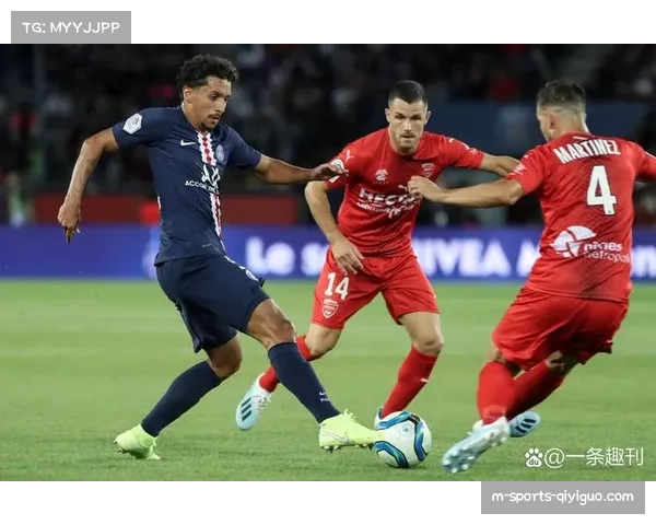 巴黎圣日耳曼中场固定组合鲁伊斯、维蒂尼亚与内维斯配合默契